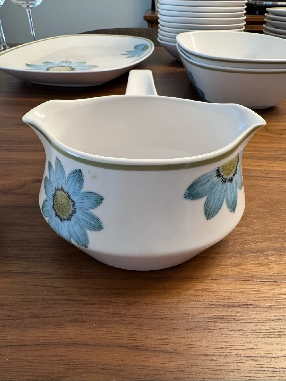 Noritake Daisy Dinnerware Set